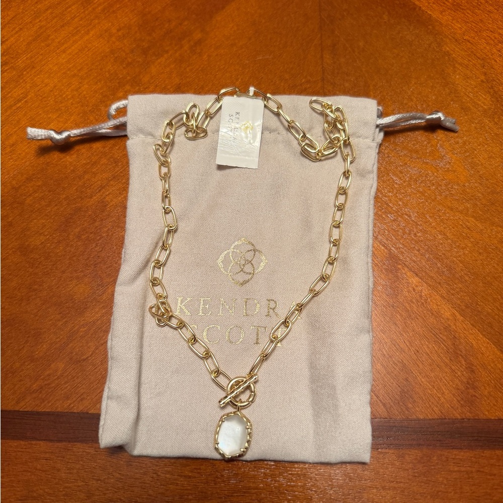✨ Kendra Scott Daphne Link Chain Necklace – Gold Ivory Mother of Pearl (NWT) ✨